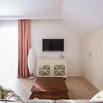 Apartament Ava *